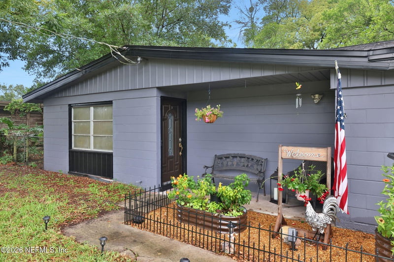 1038 Hillock Dr E, Jacksonville, FL 32221