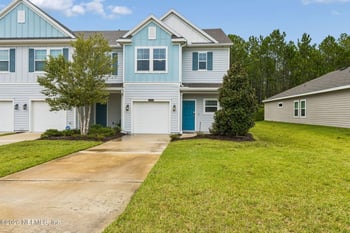 10394 Benson Lake Dr, Jacksonville, FL 32222