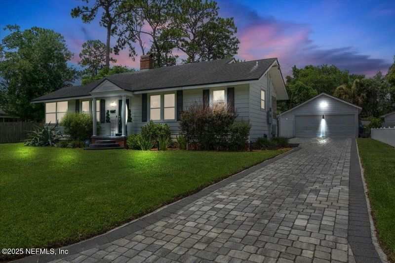 1040 Old Hickory Rd, Jacksonville, FL 32207