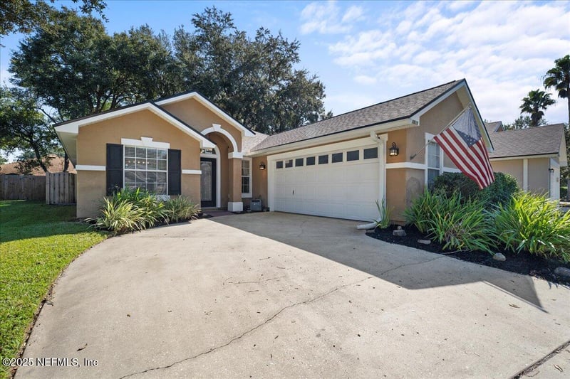 1041 Buttercup Dr, Jacksonville, FL 32259