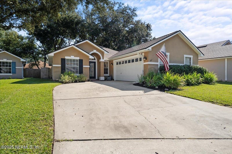 1041 Buttercup Dr, Jacksonville, FL 32259