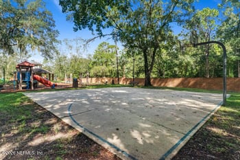 1041 Whirlaway Cir N, Jacksonville, FL 32218