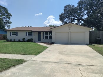 1042 Grove Park Ln, Orange Park, FL 32073