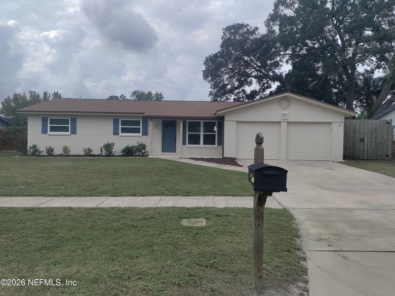1042 Grove Park Ln, Orange Park, FL 32073