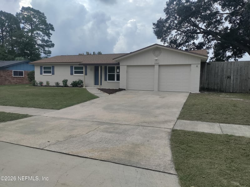 1042 Grove Park Ln, Orange Park, FL 32073