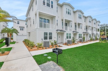 1043 N 1st Ave, Jacksonville Beach, FL 32250