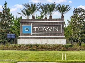 10437 Aventura Dr, Jacksonville, FL 32256
