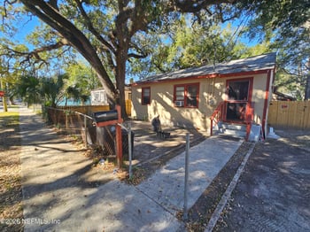 1045 Winthrop St, Jacksonville, FL 32206