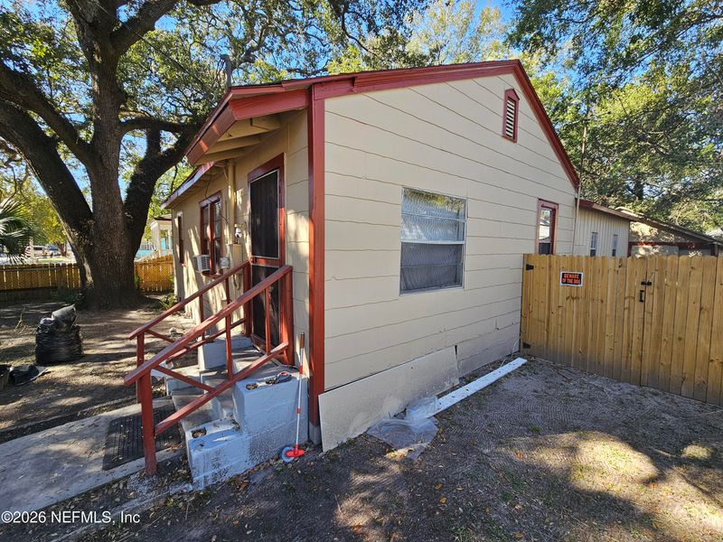 1045 Winthrop St, Jacksonville, FL 32206