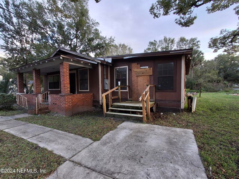 1046 W 17th St, Jacksonville, FL 32209