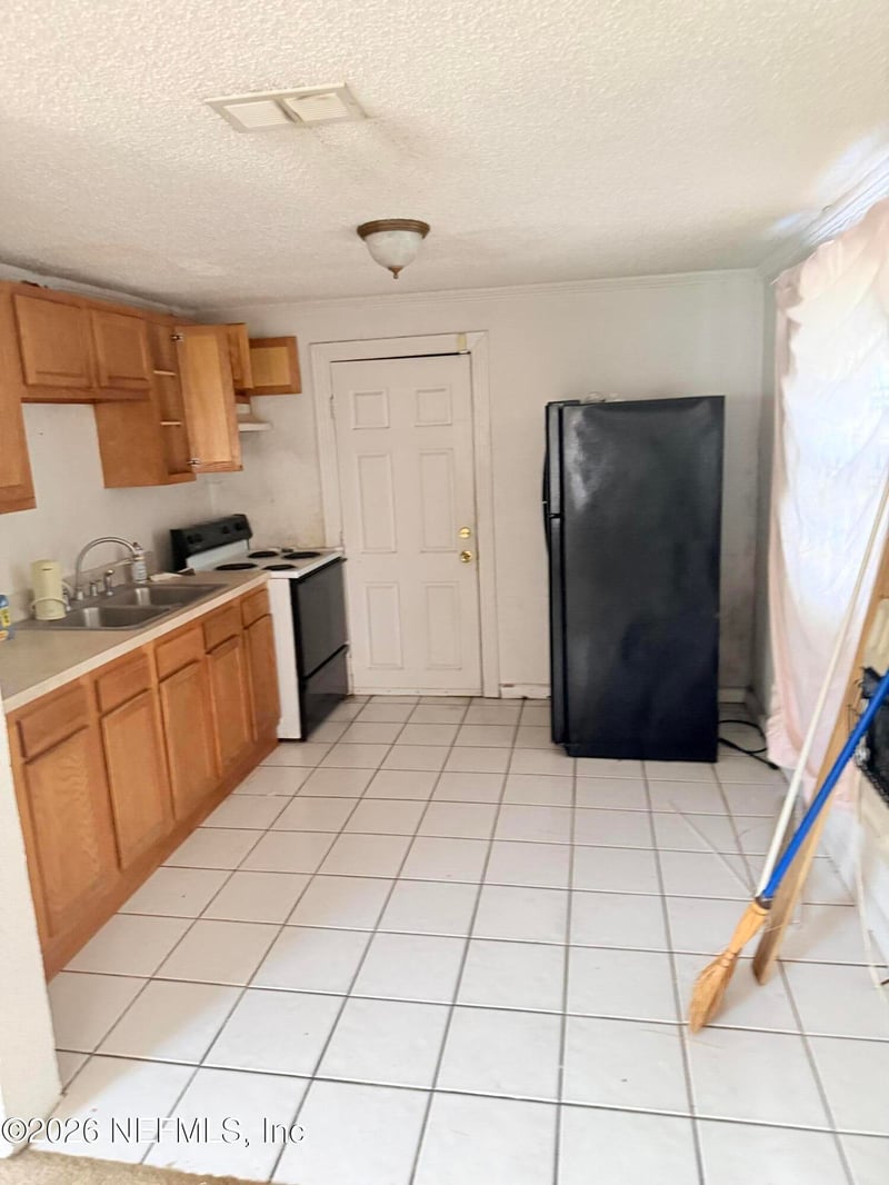 10460 Gailwood Cir E, Jacksonville, FL 32218
