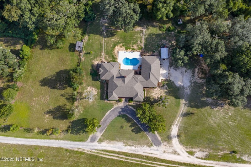 105 Dairy Rd, Melrose, FL 32666