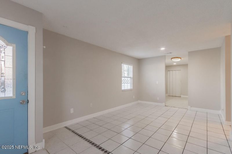 1050 Assisi Ln, Jacksonville, FL 32233