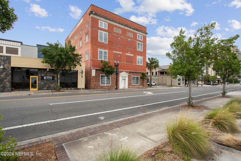 1050 Hendricks Ave #301, Jacksonville, FL 32207