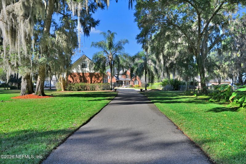 1050 Popolee Rd, St Johns, FL 32259