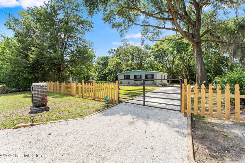 10516 Ithaca Dr, Jacksonville, FL 32218