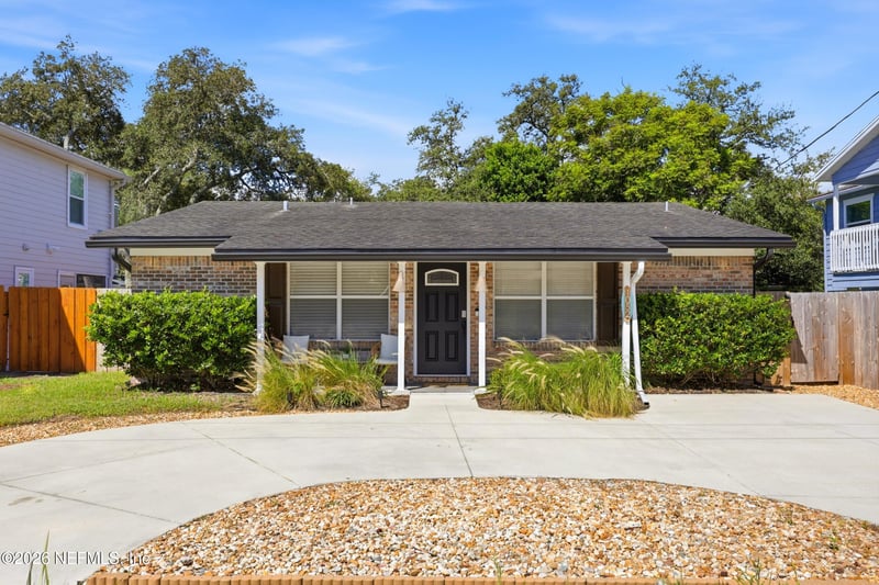 1052 Penman Rd, Jacksonville Beach, FL 32250