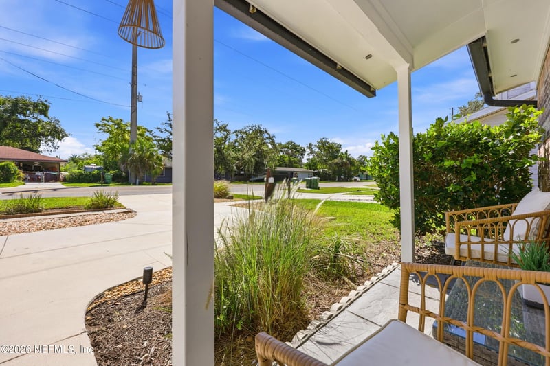 1052 Penman Rd, Jacksonville Beach, FL 32250