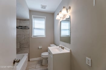 1052 Willis Dr, Jacksonville, FL 32205