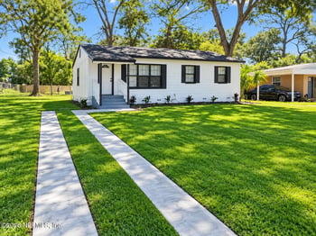 10521 Briarcliff Rd E, Jacksonville, FL 32218