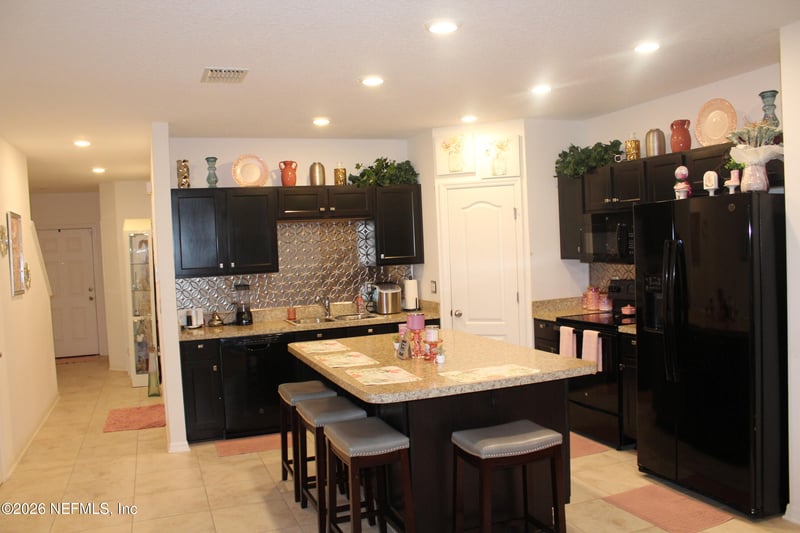 10545 Maidstone Cove Dr, Jacksonville, FL 32218