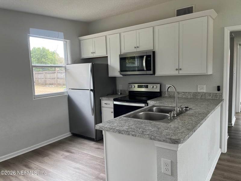 10547 Briarcliff Rd E, Jacksonville, FL 32218