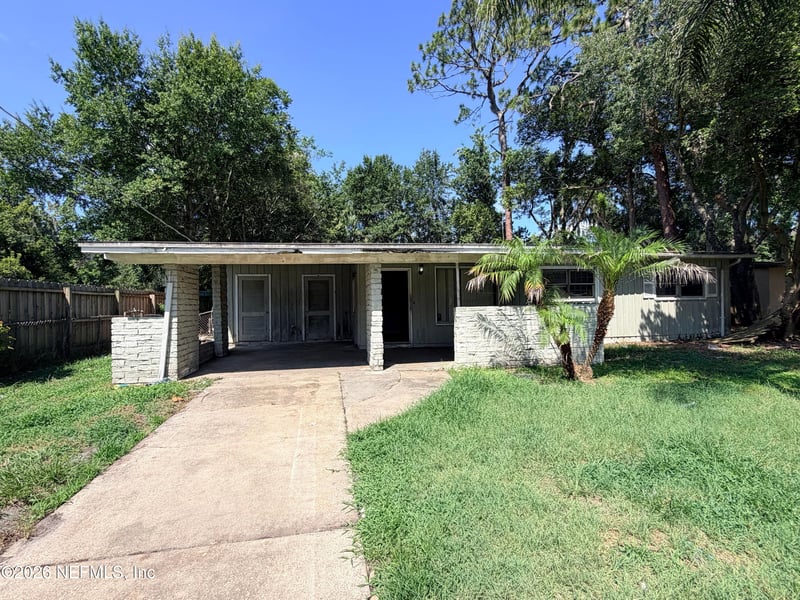 1060 La Marche Dr, Jacksonville, FL 32205