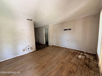 1060 La Marche Dr, Jacksonville, FL 32205
