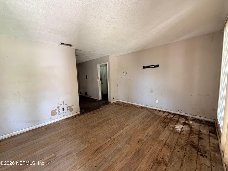 1060 La Marche Dr, Jacksonville, FL 32205