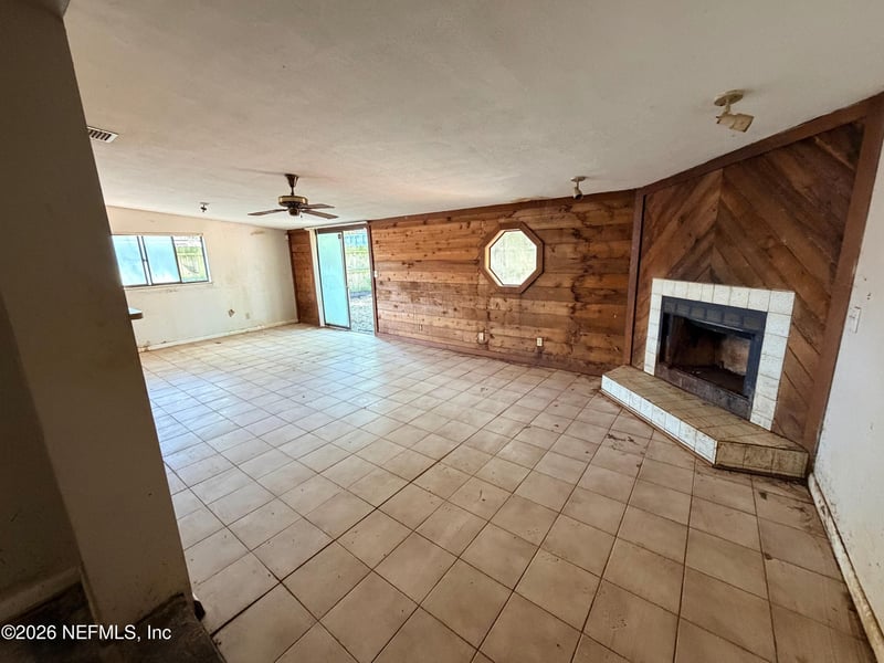 1060 La Marche Dr, Jacksonville, FL 32205