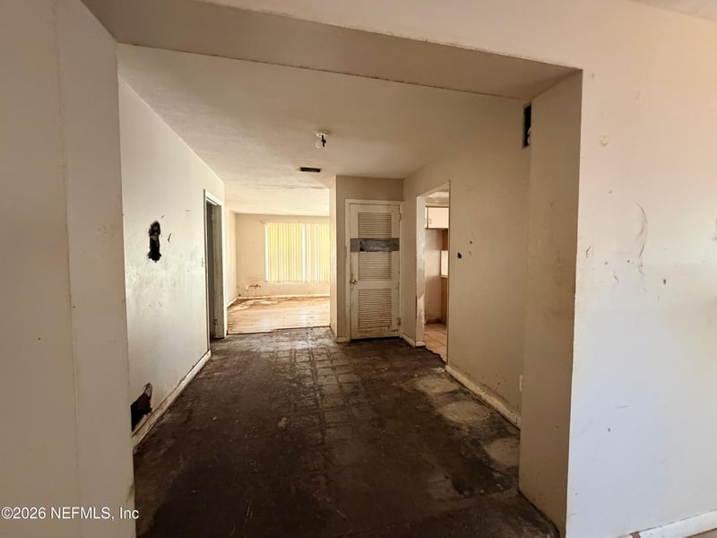 1060 La Marche Dr, Jacksonville, FL 32205