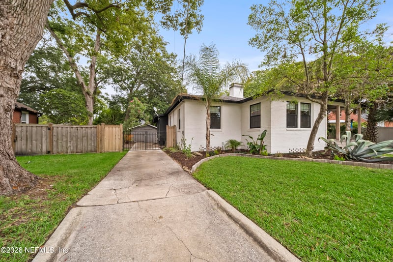 1063 S Shores Rd, Jacksonville, FL 32207