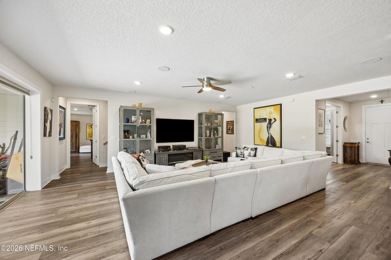 10683 Town View Dr, Jacksonville, FL 32256