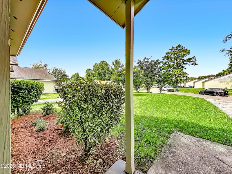 10721 Meadowlea Dr, Jacksonville, FL 32218