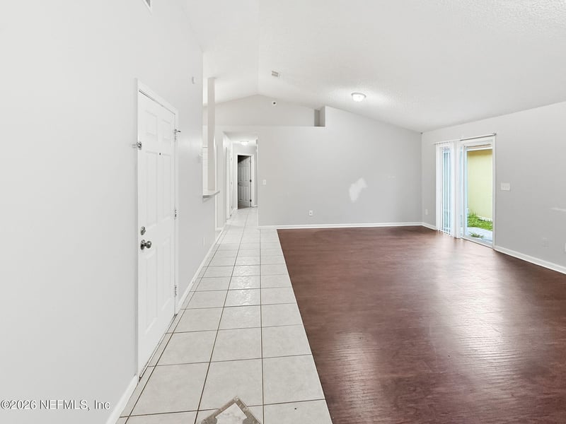 10725 Meadowlea Dr, Jacksonville, FL 32218