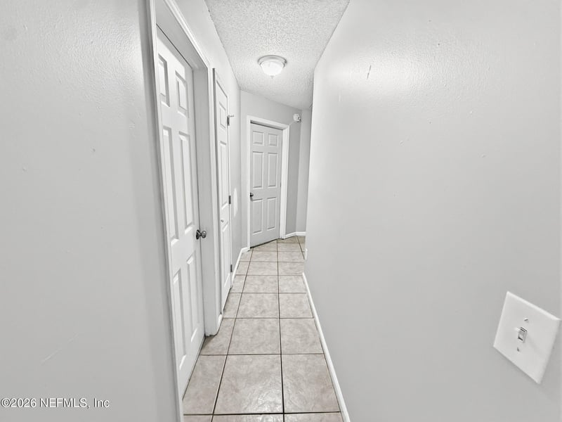 10725 Meadowlea Dr, Jacksonville, FL 32218