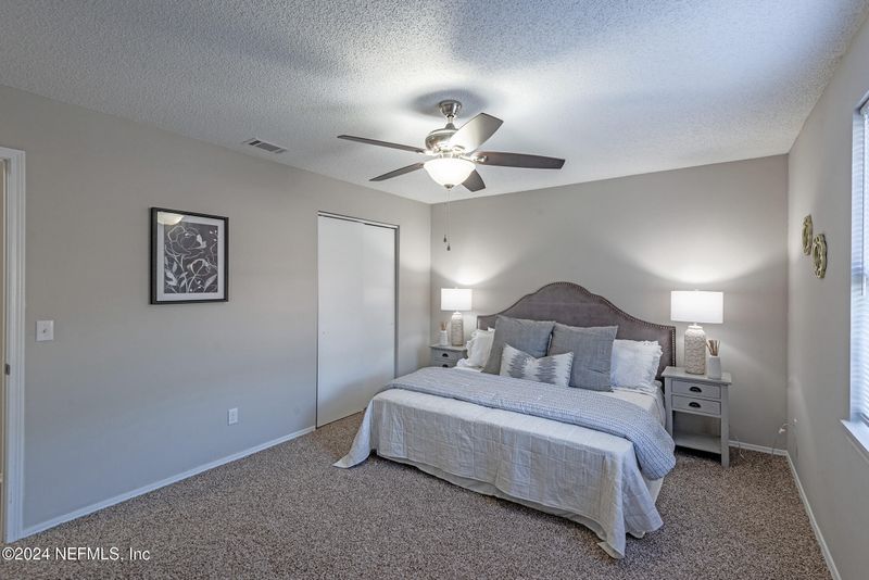 10747 Saddlebred Dr, Jacksonville, FL 32257