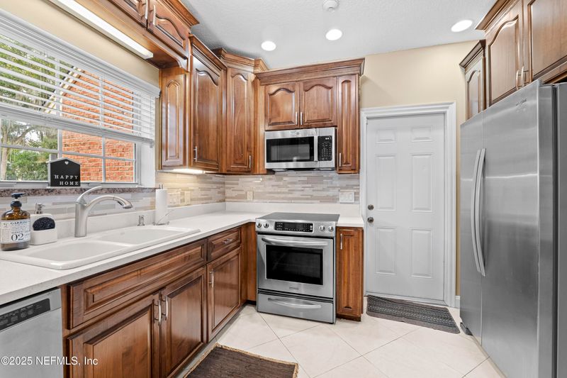 10754 Scott Mill Rd #9, Jacksonville, FL 32223