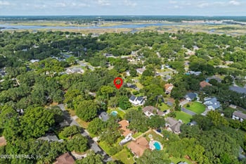1083 Kings Rd, Neptune Beach, FL 32266