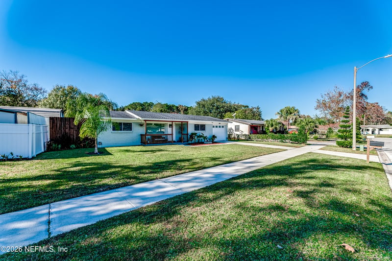 1084 Sawyerwood Dr, Jacksonville, FL 32221