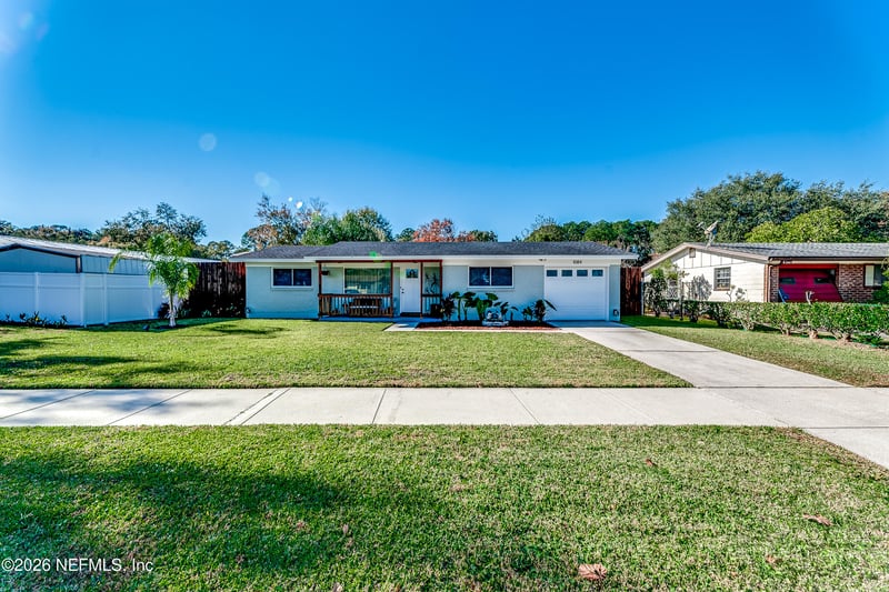 1084 Sawyerwood Dr, Jacksonville, FL 32221