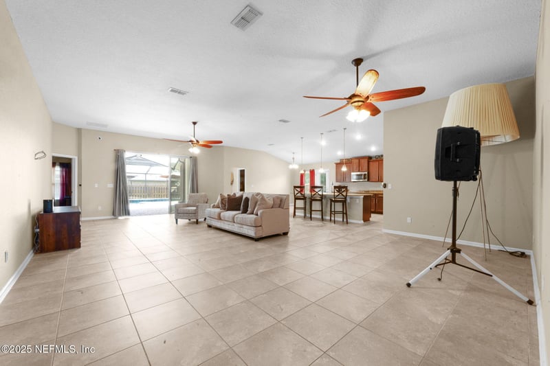 10856 Lothmore Rd, Jacksonville, FL 32221