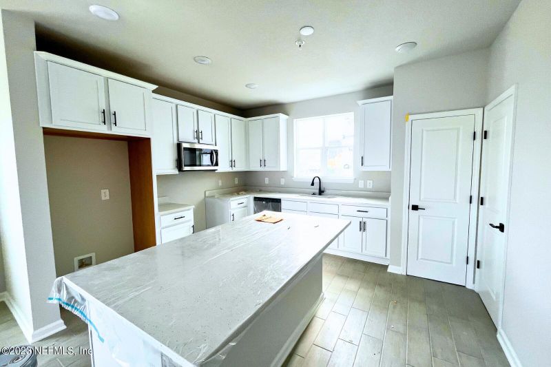 1086 Porter St, Jacksonville, FL 32204