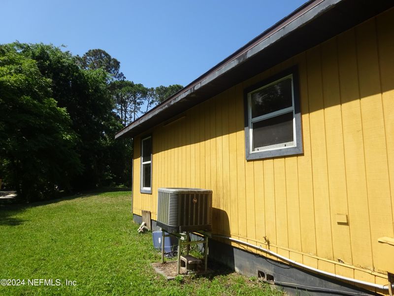 1089 Puryear St, St Augustine, FL 32084