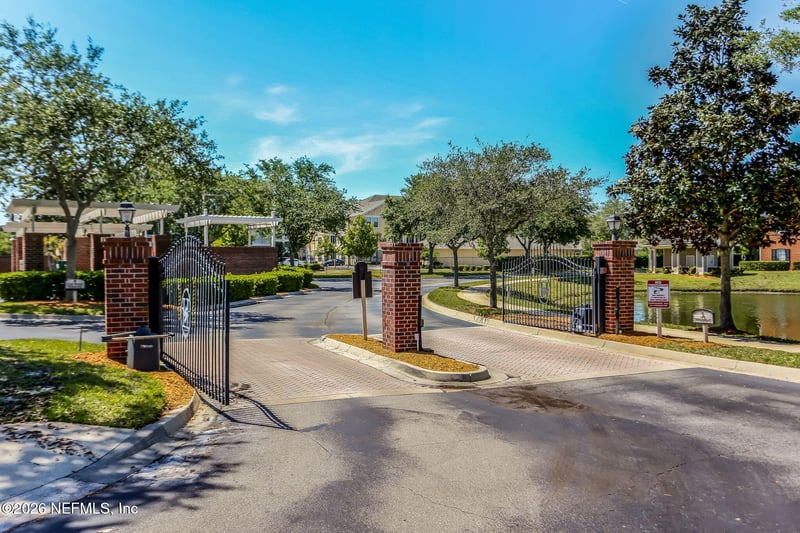 10901 Burnt Mill Rd #1107, Jacksonville, FL 32256
