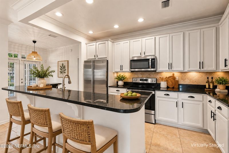 10901 Burnt Mill Rd #304, Jacksonville, FL 32256