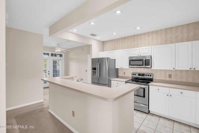 10901 Burnt Mill Rd #307, Jacksonville, FL 32256