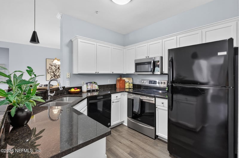 10961 Burnt Mill Rd #423, Jacksonville, FL 32256