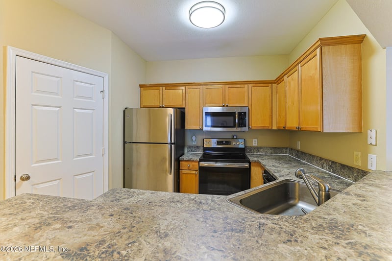 10961 Burnt Mill Rd #426, Jacksonville, FL 32256