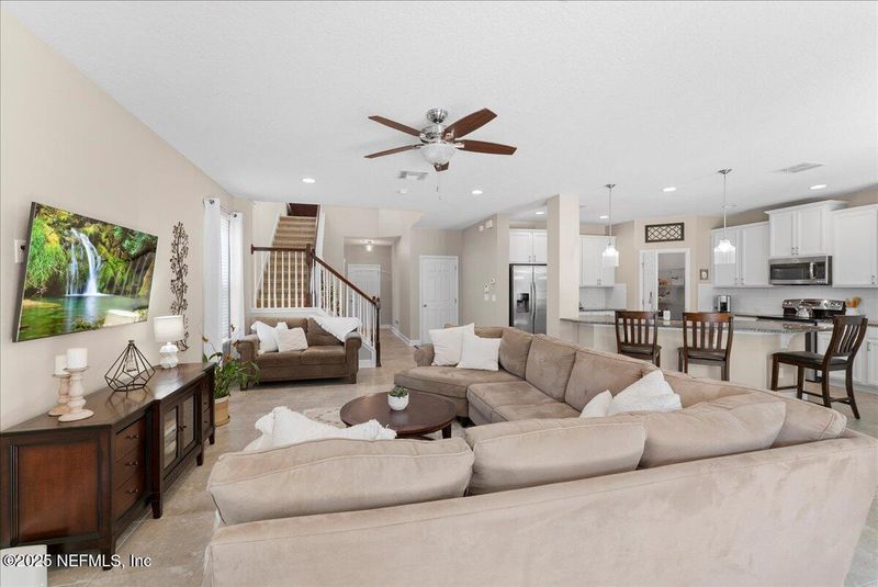 110 Forest Edge Dr, St Johns, FL 32259